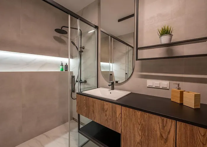 Solaris 711, Sea View. *