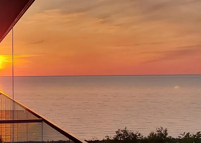 Solaris 711, Sea View.